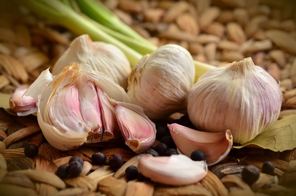 garlic cloves 